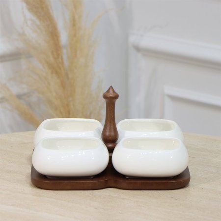 طقم/5 مضيفة خشب مربع +4 صحون بورسلان ابيض شكل مربع مسكة خشب EL1/6 =رم4