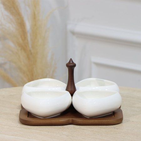 طقم/5 مضيفة خشب مربع +4 صحون بورسلان ابيض شكل مثلث مسكة خشب EL1/7 =رم4