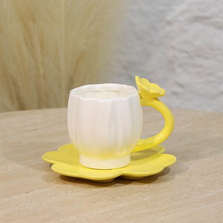 ماغ بورسلان ابيض يد وردة مع صحن اصفر ع.كرتون A221/7 =ع4