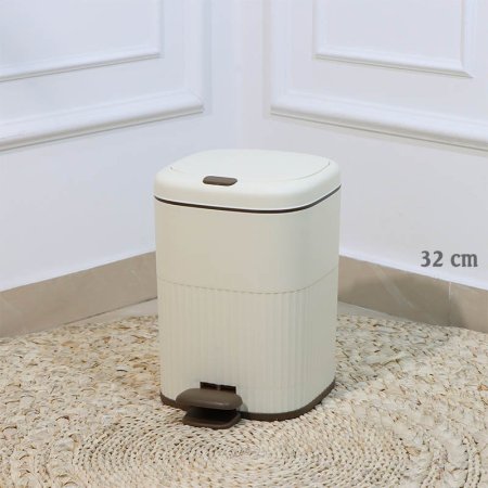 سطل مهملات دعسة بلاستك 32سم بيج مربع نصف محزز A59/13 =ع2