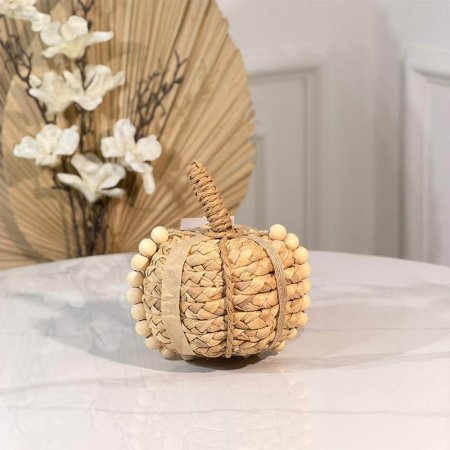 تحفة قش شكل يقطينة مجدول مع خرز حجم صغير  A33/30 =و1