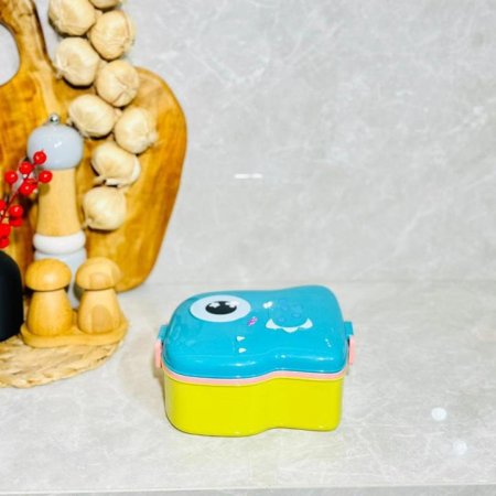 لانش بوكس مربع مقطع 2عين مع معلقة وشوكة بلاستك ملون مرسم K155/2 =ك2