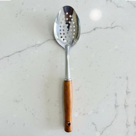 معلقة مخزقة سفرة 27سم ستانلس يد خشب EL5/4 =ك8