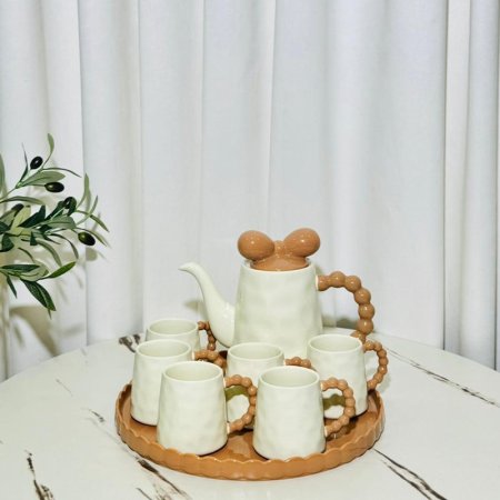 طقم /8 بكرج +ماغ/6 بورسلان بيج يد خرز بني مع صينية مدور K36/1 =ك4