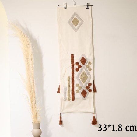 رنر مستطيل 1.8*33سم بيج مرسم فرو ابيض وبني غامق EL80/10 =ط55