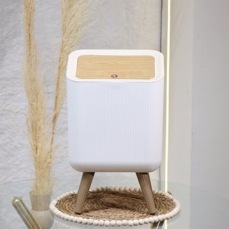 سلة مهملات مستطيل غطا ضغط كسج بلاستك ابيض محزز بقاعدة ارجل EL84/11 =ط55