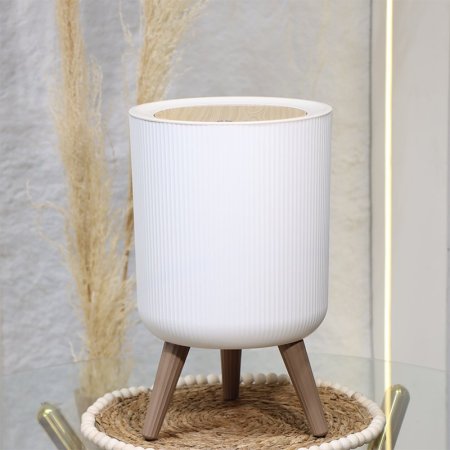 سلة مهملات مدور غطا ضغط بلاستك ابيض محزز بقاعدة ارجل EL84/1 =ط55