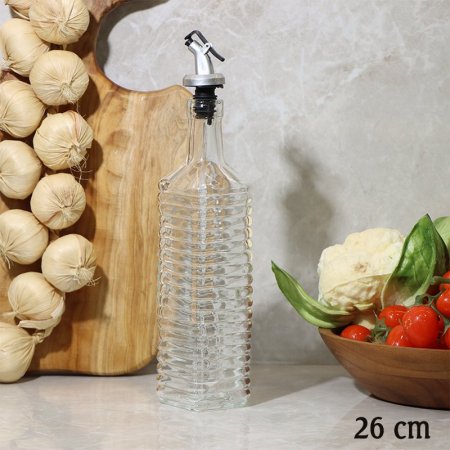 قنينة زيت زجاج 26سم مربع محزز بوز غطا بلاستك EL130/1 =ط57